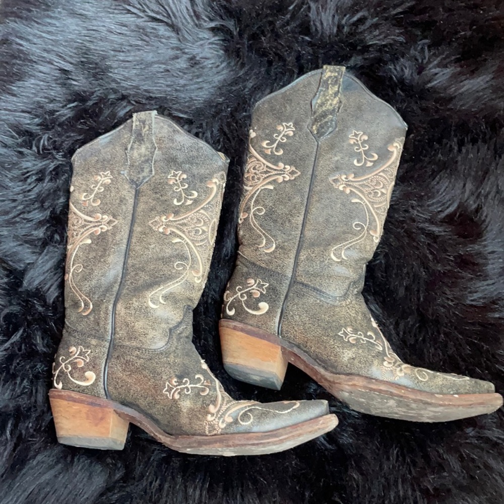 Western Style boots Women’s 7 1/2 moderately worn